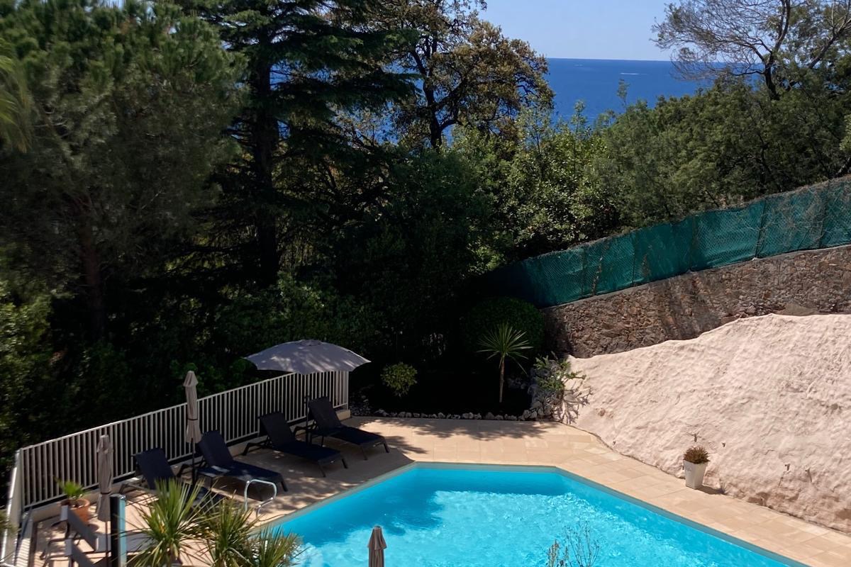 appartement-2p-cannes-vue-mer-piscine