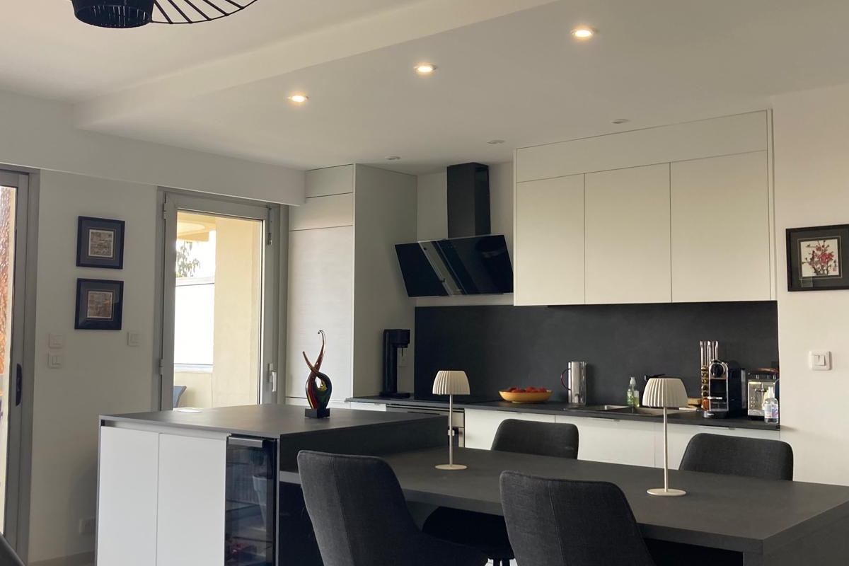 appartement-3p-cannes-piscine-salon