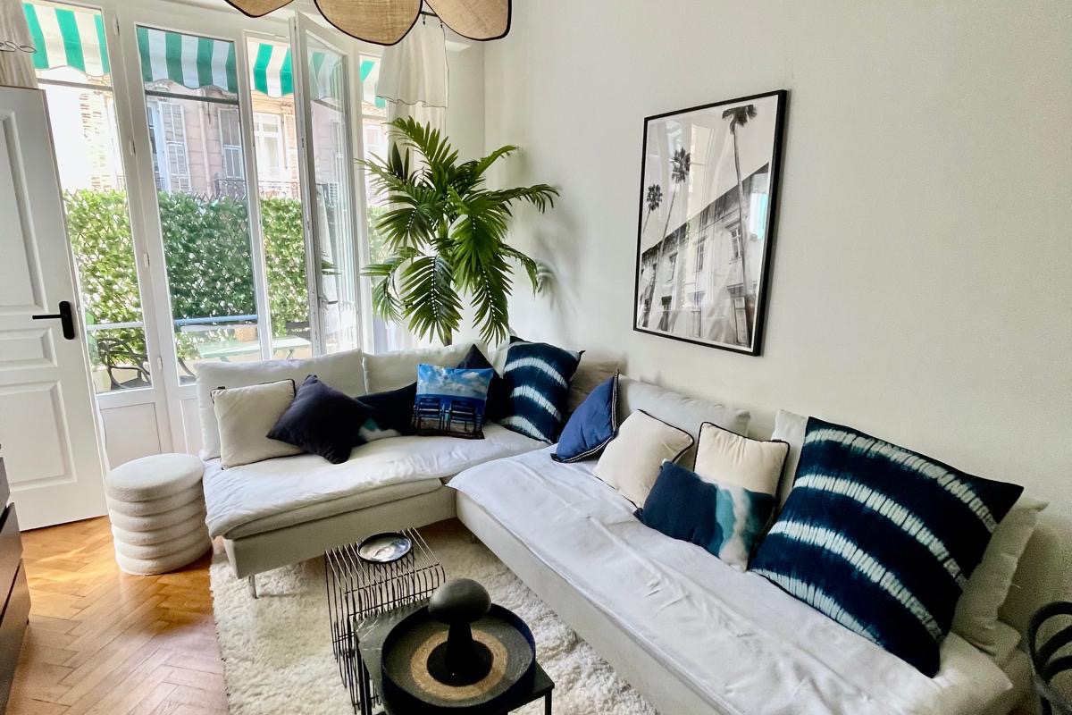appartement-3p-terrasse-port-nice-salon2