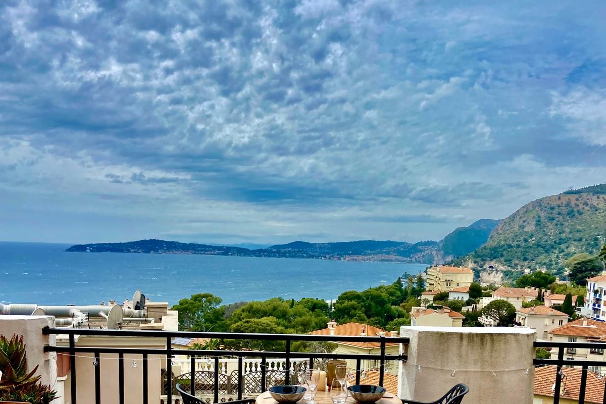 Terrasse avec vue mer d un appartement 2 pièces à Cap d Ail, près de Monaco